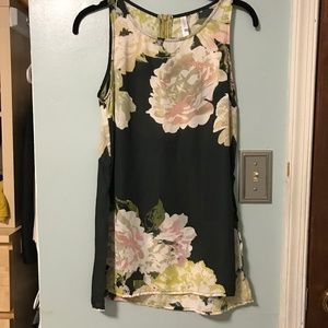 Xhiliaration Floral Tunic